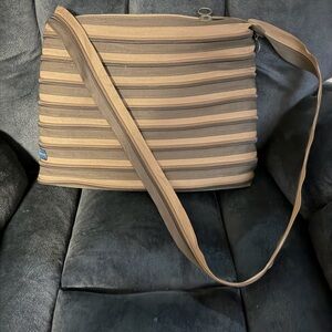 Zip it  Shoulder/Cross body  Bag